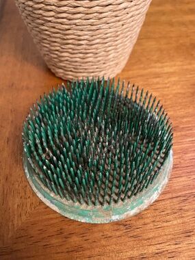 Vintage 3 1/2”W Heavy Metal Green Flower Frog Kenzan Pin Style Good Condition